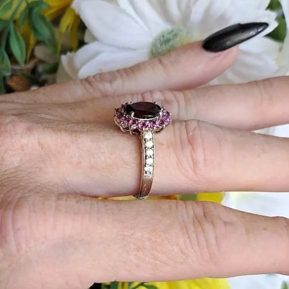 Wine Garnet & Natural White Zircon Sunburst Ring - Picture 4 of 8